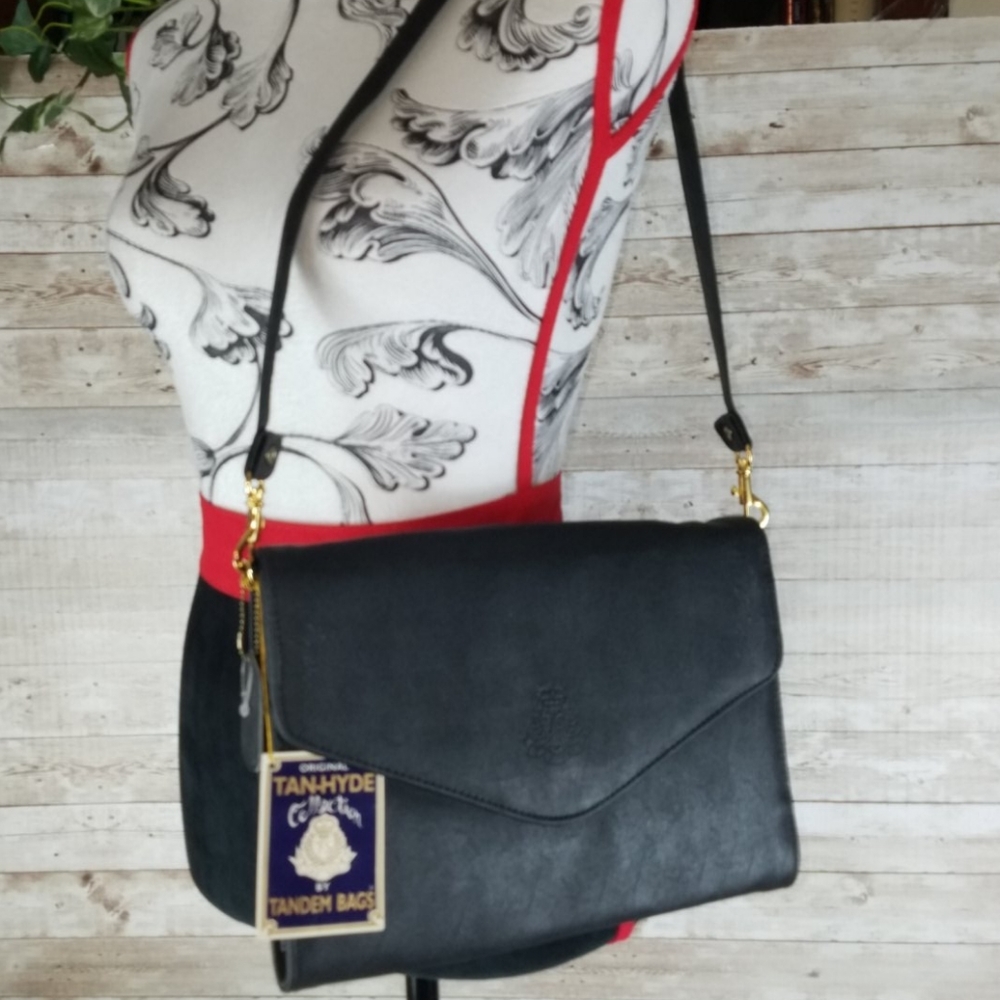 NWT, Tan-Hyde Collection, by Tandem Bags, black. Great For 9- 10" Tablet.